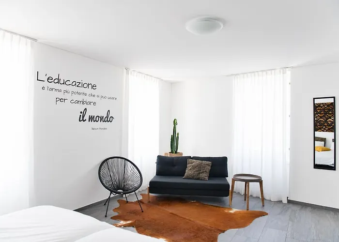 Salotto Bre - Bed & Breakfast Charming Rooms Lugano